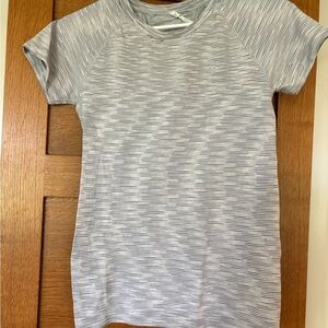 Athleta momentum tee